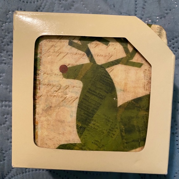 Set of 4 beautiful decoupage holiday coasters - Picture 2 of 5